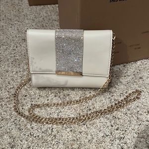 White clutch with chain